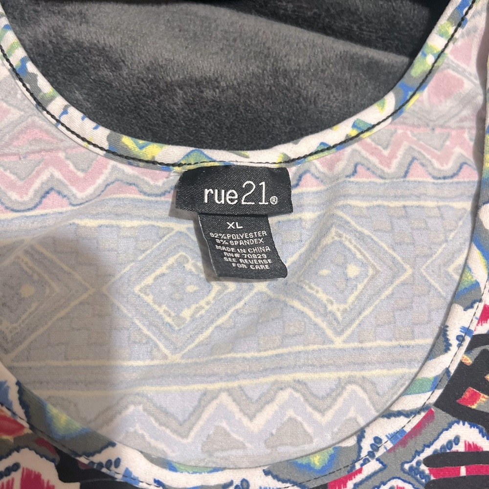 🌼 Tank Top Bundle - Picture 3 of 7